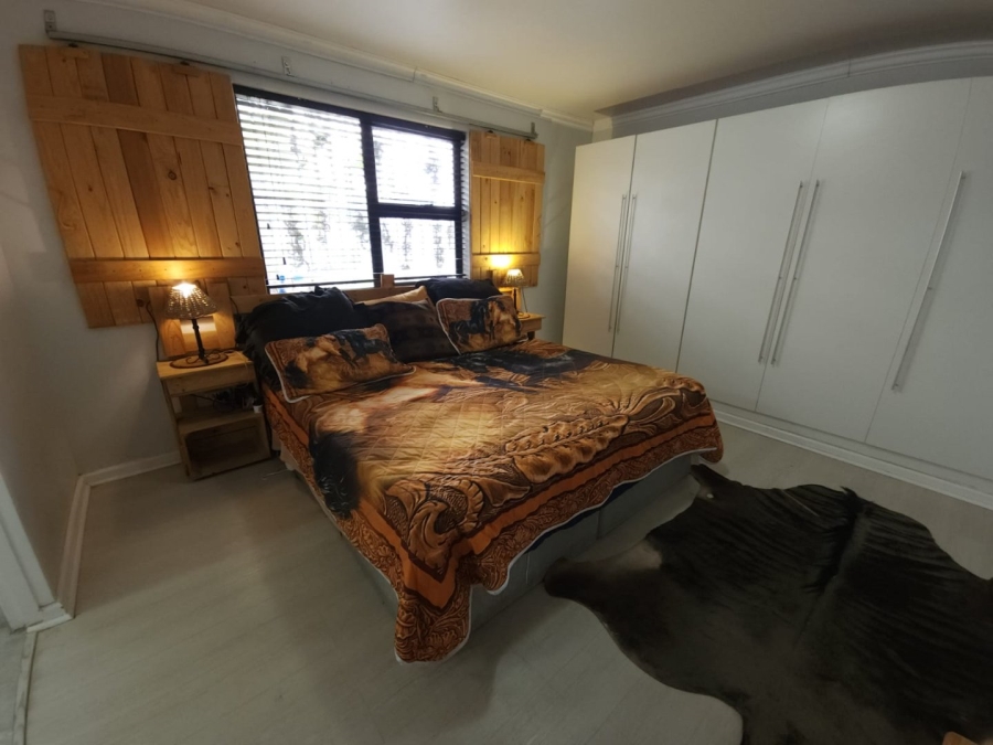 3 Bedroom Property for Sale in Loucharmante Western Cape